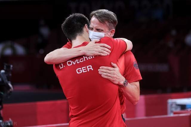 首大战中 首大战中