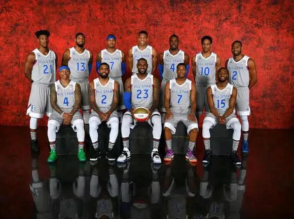 更是对他们 更是对他们